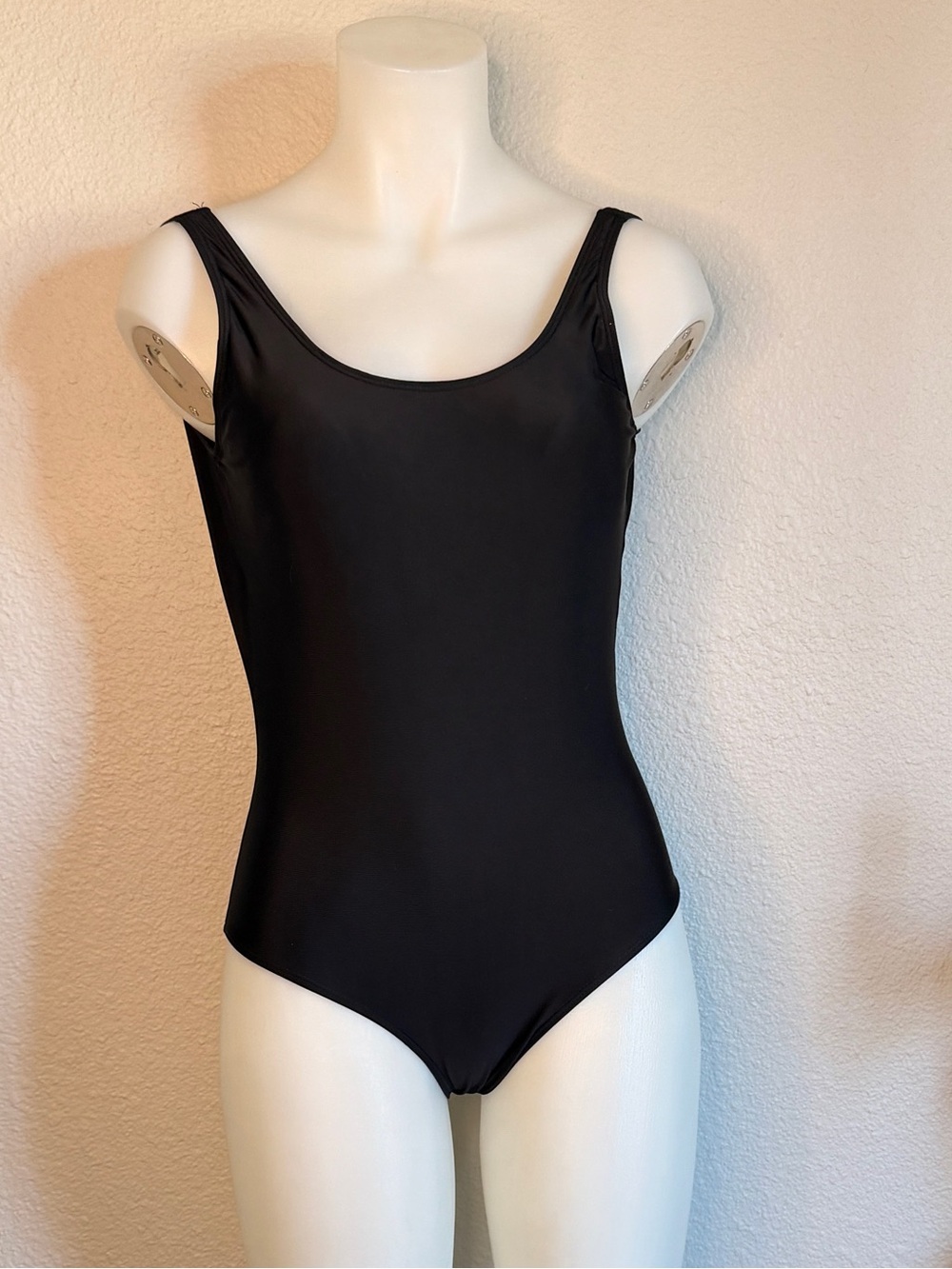 Slimming Black Beauty Low Back Women’s L One-Piece Swimsuit